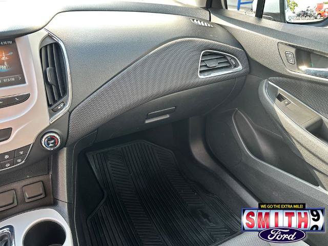 Used 2017 Chevrolet Cruze LS FWD image 25