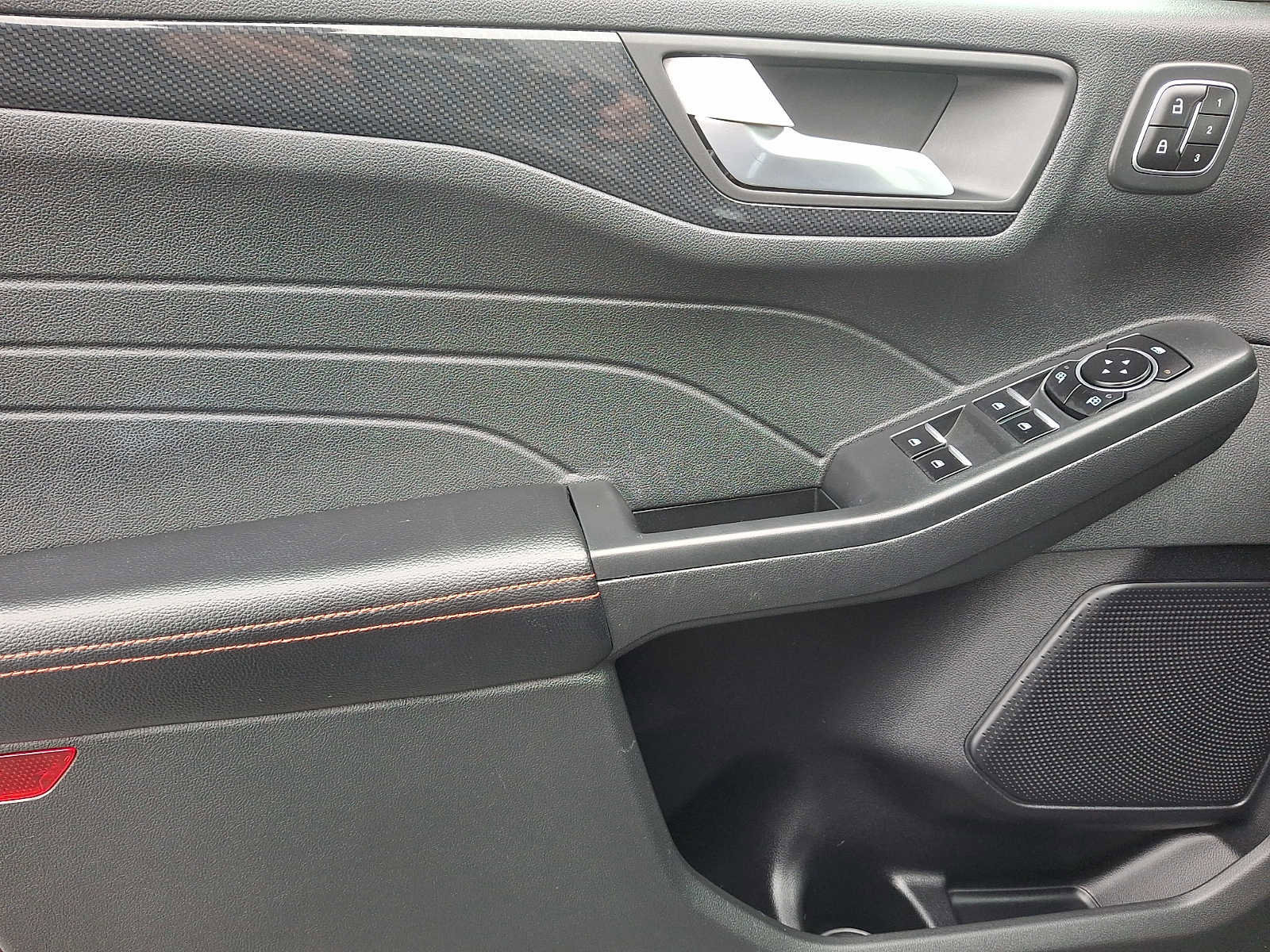 Certified 2023 Ford Escape ST-Line Select w/ Tech Pack #2 image 12