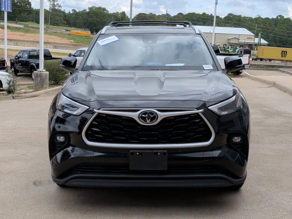 Used 2022 Toyota Highlander XLE FWD image 8