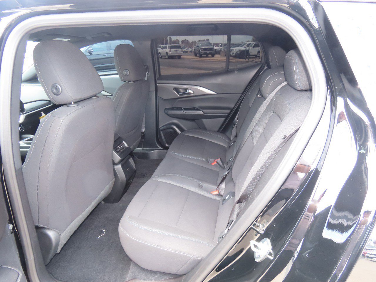 Used 2026 Chevrolet Equinox EV LT w/ Comfort Package FWD image 18