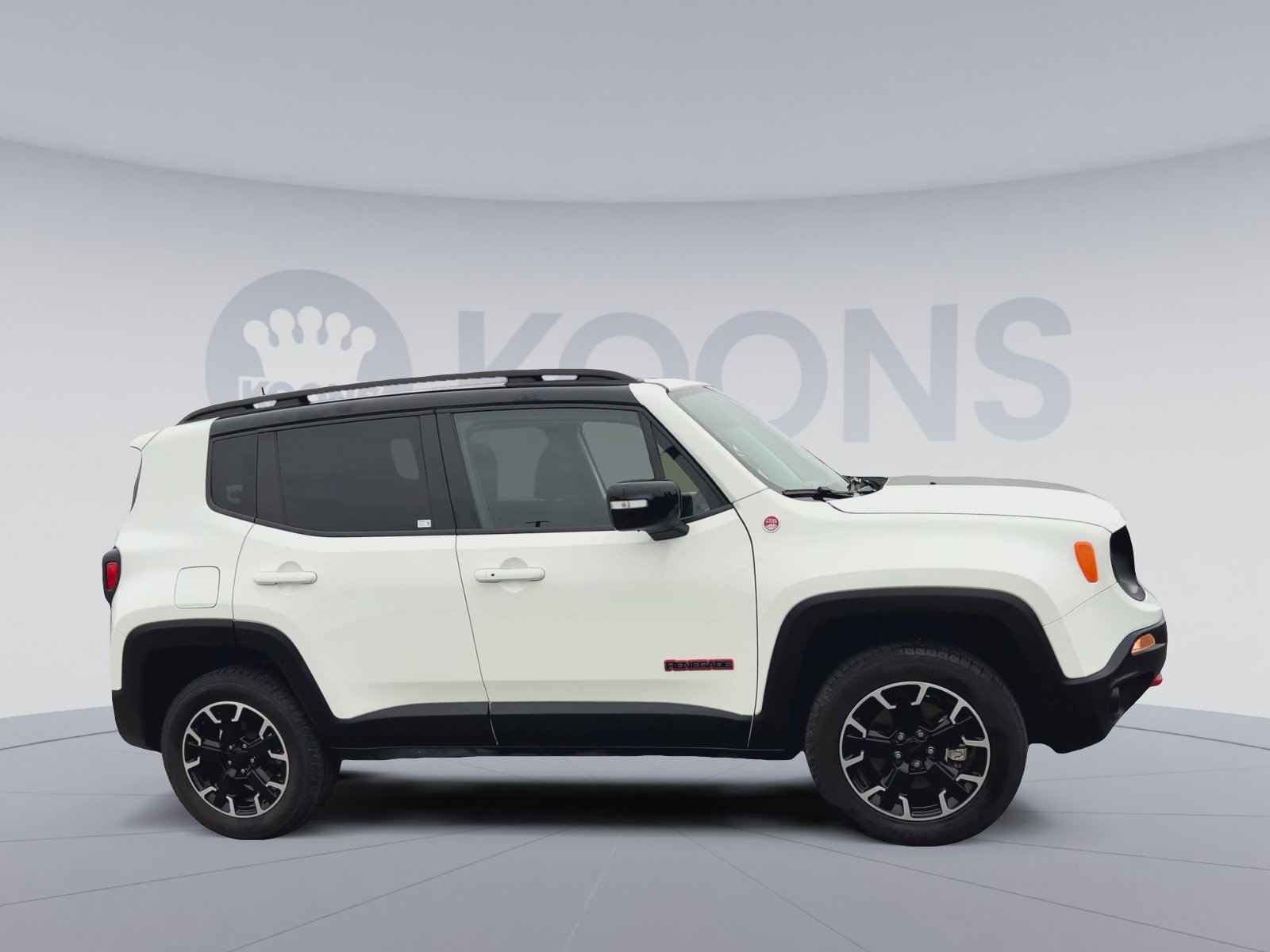 Used 2023 Jeep Renegade Trailhawk AWD/4WD image 2