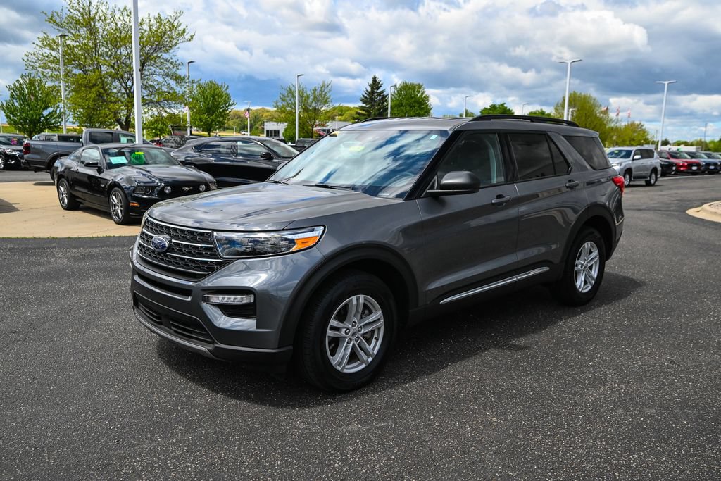 Certified 2024 Ford Explorer XLT w/ Equipment Group 202A AWD/4WD image 9