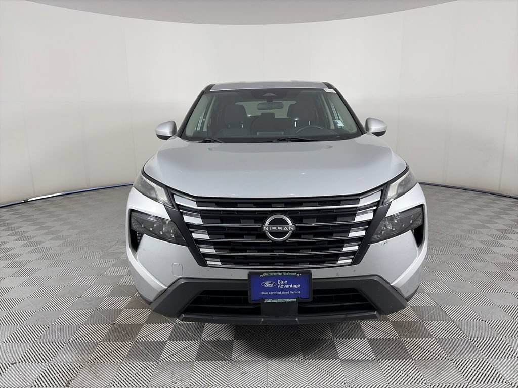 Used 2024 Nissan Rogue SV AWD/4WD image 2