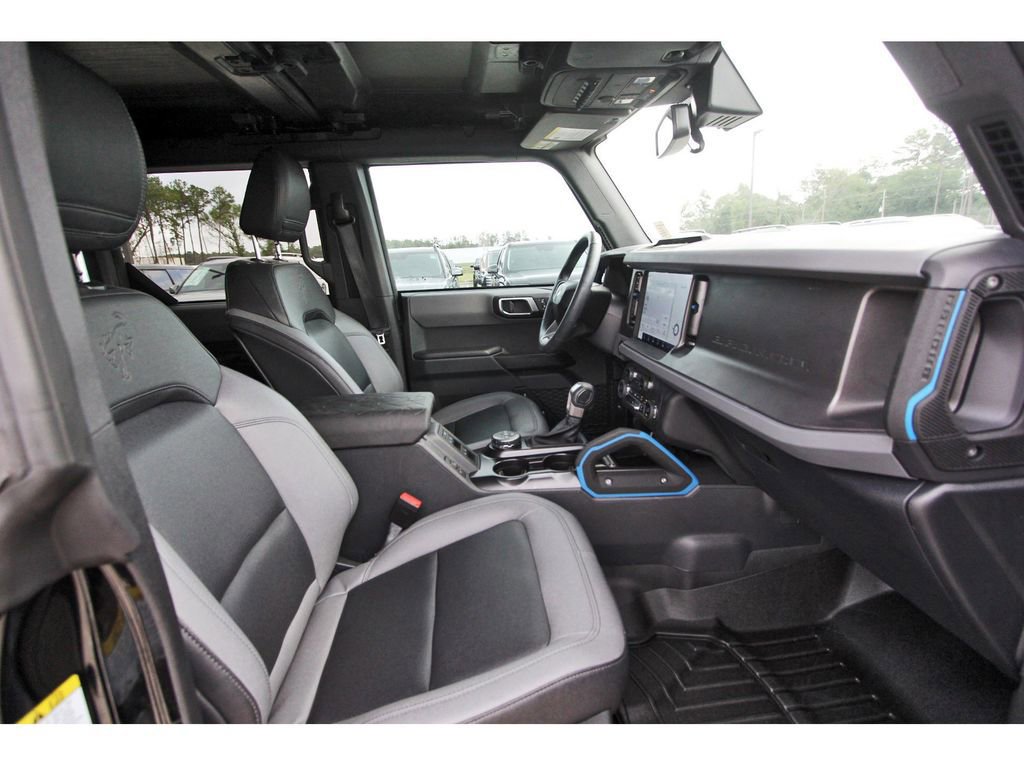 Certified 2024 Ford Bronco Black Diamond AWD/4WD image 28