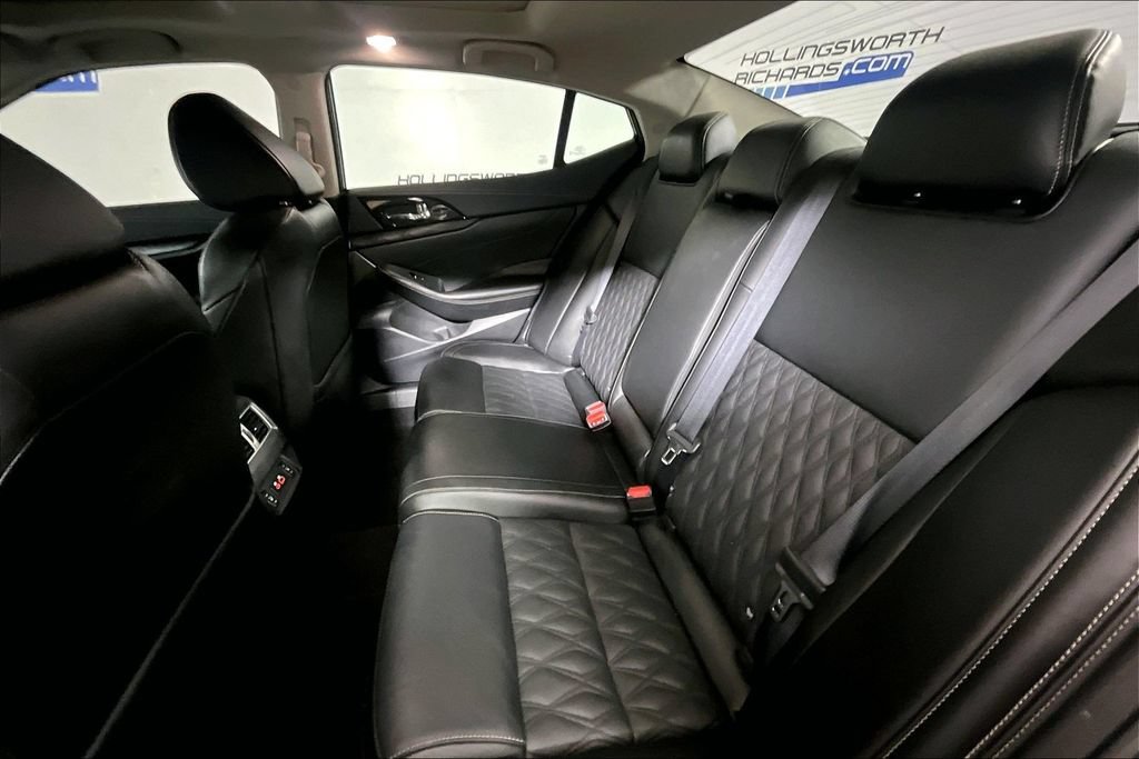 Used 2023 Nissan Maxima Platinum w/ Sport Mat Group FWD image 21