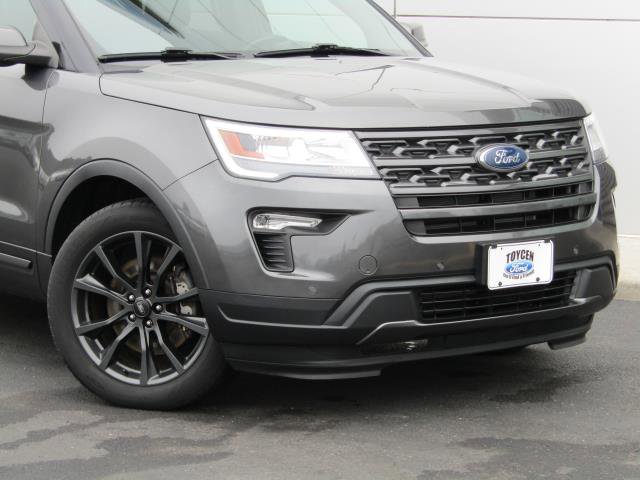 Certified 2018 Ford Explorer XLT w/ Equipment Group 202A image 7