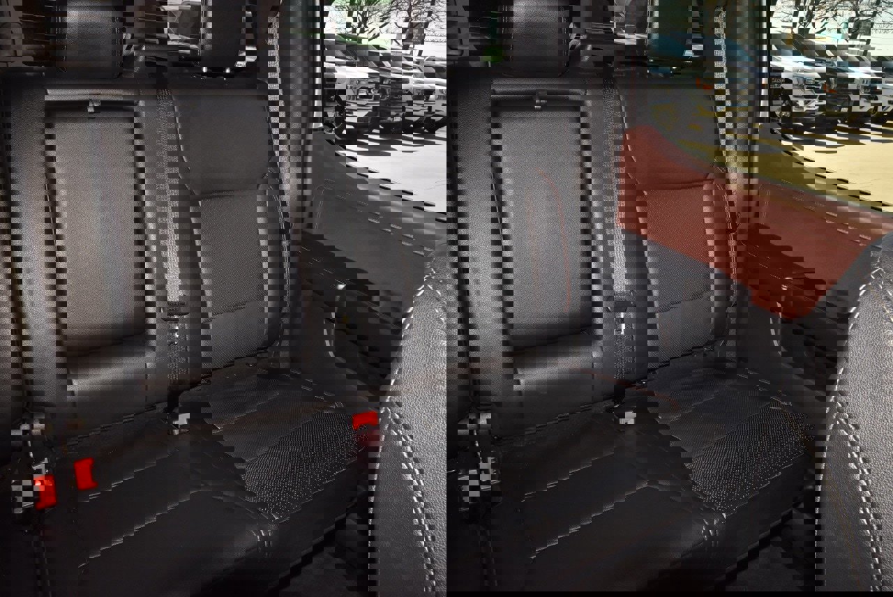 Certified 2022 Ford F150 Lariat w/ Equipment Group 502A High image 22