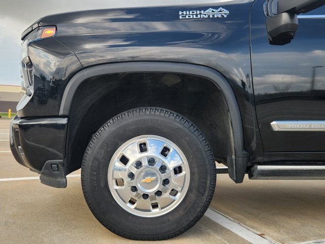 Used 2024 Chevrolet Silverado 3500 High Country w/ Technology Package AWD/4WD image 8