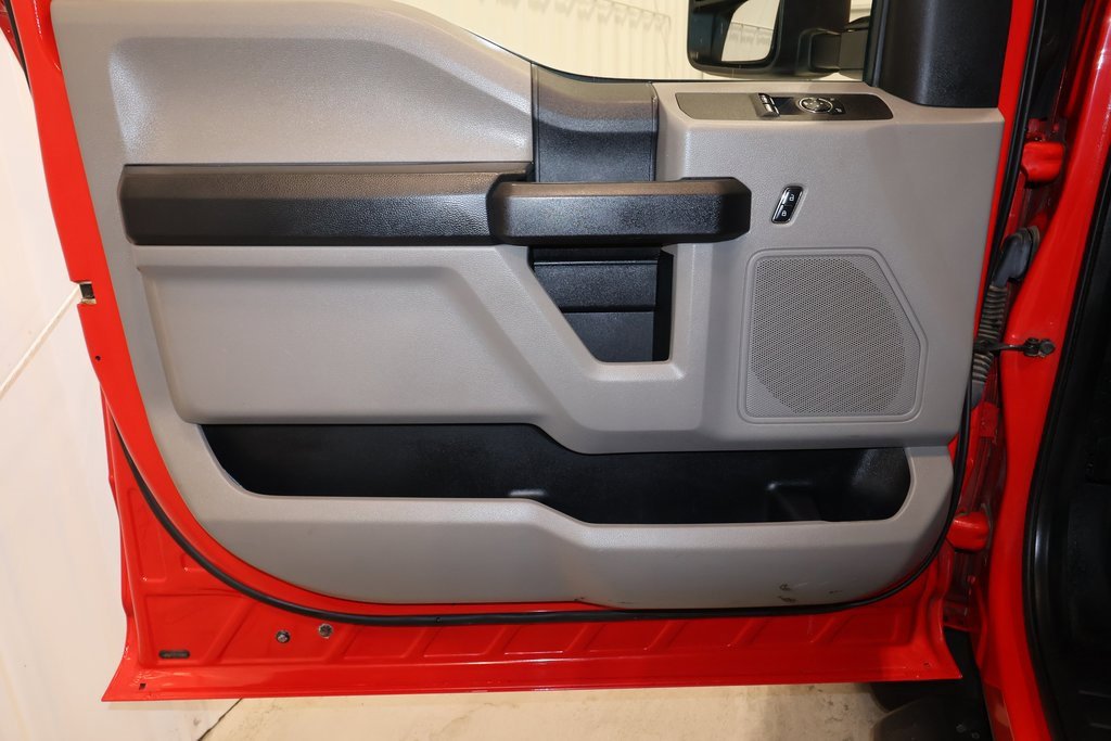 Certified 2017 Ford F550 4x4 Regular Cab Super Duty image 8