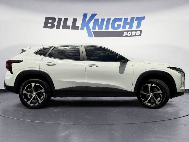 Used 2024 Chevrolet Trax RS w/ Driver Confidence Package FWD image 6