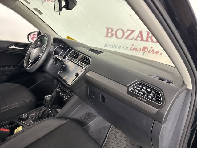 Used 2021 Volkswagen Tiguan SE image 17