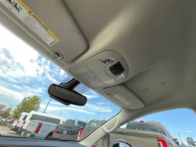 Used 2024 Chrysler Pacifica Touring-L FWD image 22
