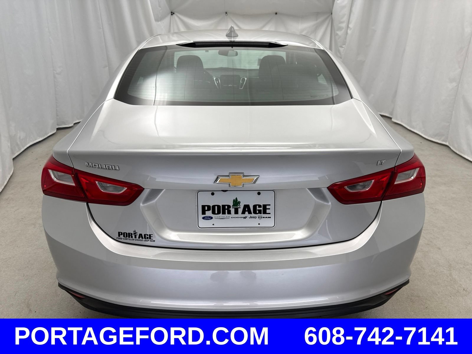 Used 2018 Chevrolet Malibu LT FWD image 3