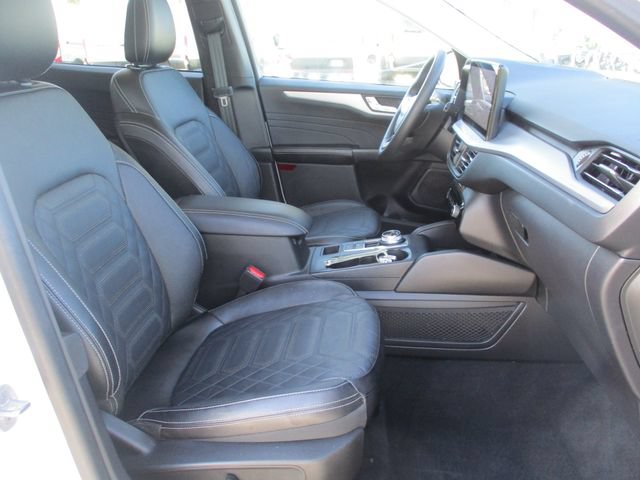 Certified 2023 Ford Escape Platinum w/ Premium Technology Package AWD/4WD image 14