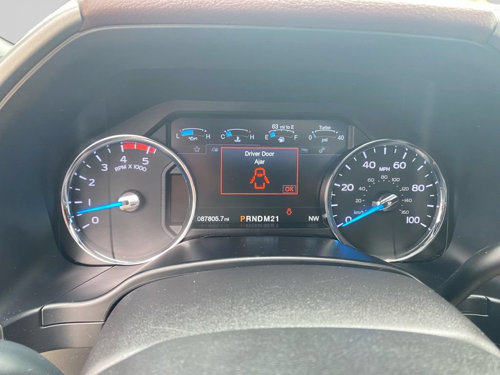 Certified 2017 Ford F250 Platinum w/ Platinum Ultimate Package AWD/4WD image 31