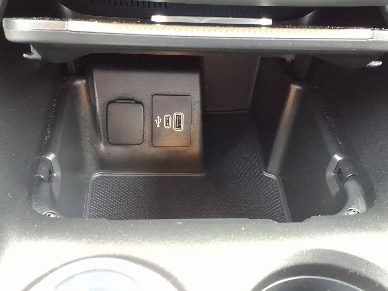 Certified 2025 Ford Explorer Active AWD/4WD image 21