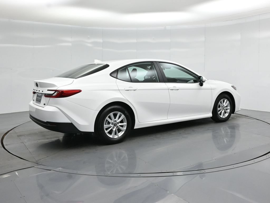 Used 2025 Toyota Camry LE FWD image 21