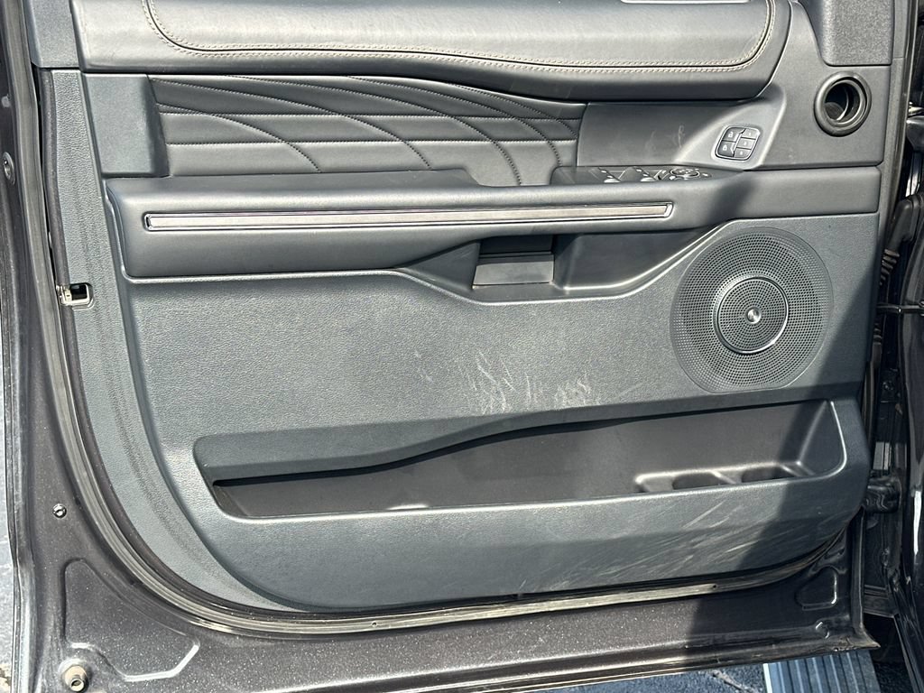 Certified 2022 Ford Expedition Max Platinum RWD image 10