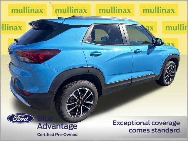 Used 2025 Chevrolet TrailBlazer LT AWD/4WD image 3
