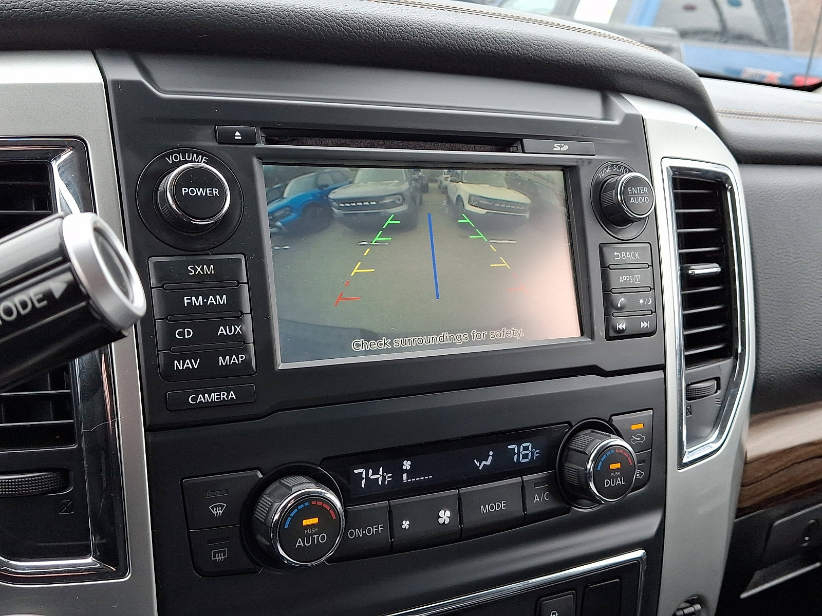 Used 2017 Nissan Titan SL AWD/4WD image 24