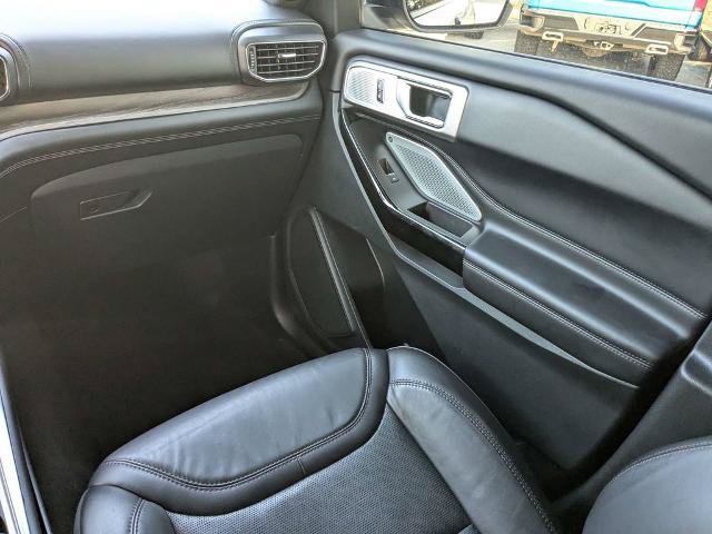 Certified 2024 Ford Explorer Platinum w/ Technology Package AWD/4WD image 19