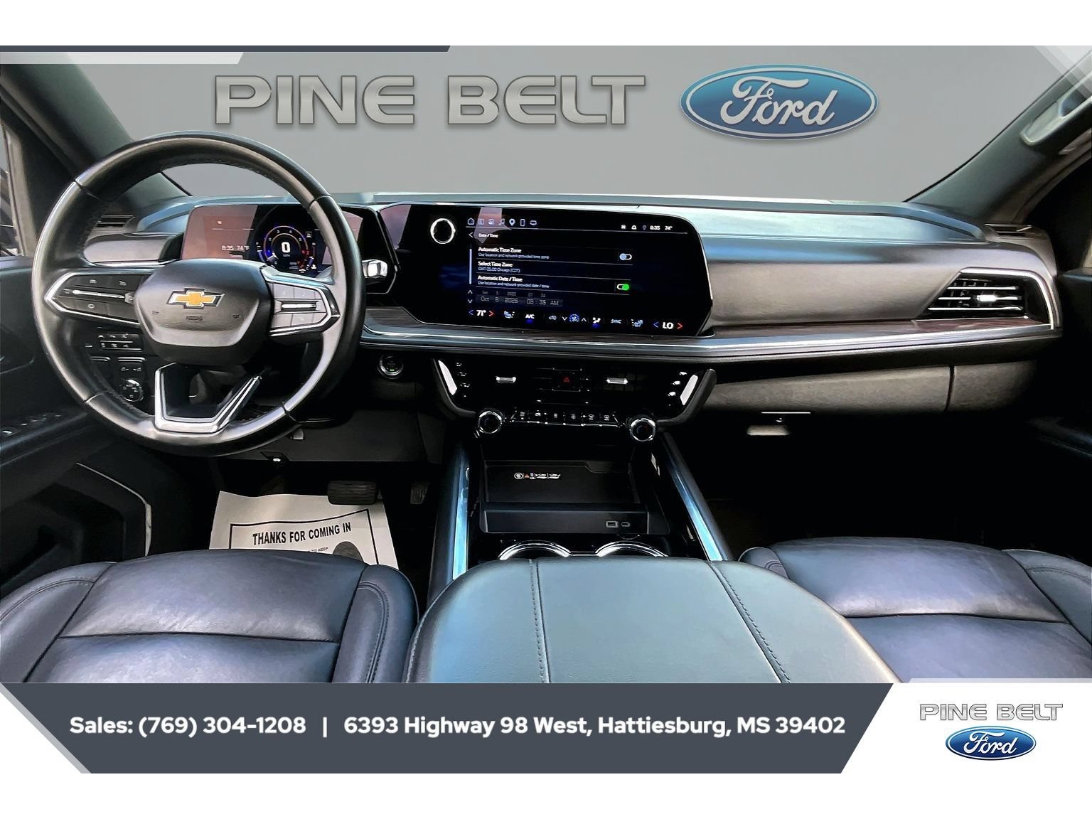 Used 2025 Chevrolet Suburban LT RWD image 13