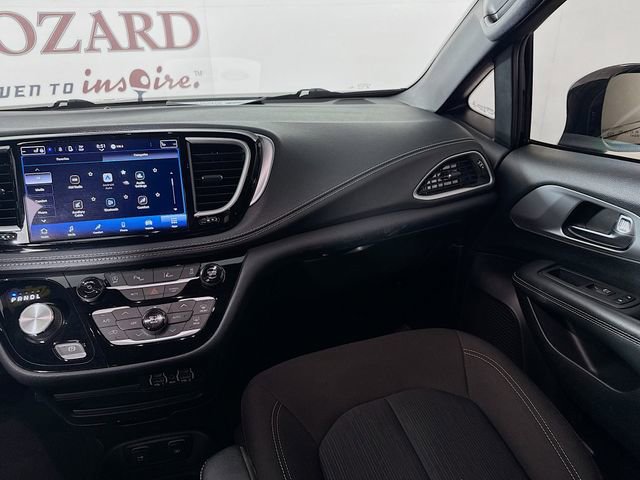 Used 2021 Chrysler Pacifica Touring w/ S Appearance Package image 26