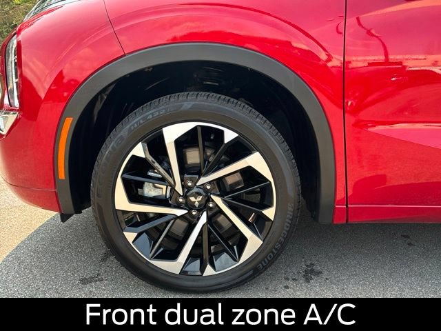 Used 2024 Mitsubishi Outlander SEL AWD/4WD image 16