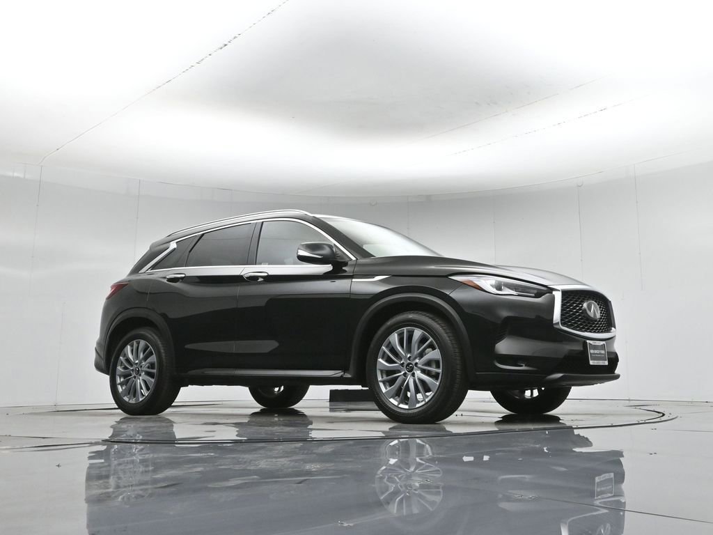 Used 2024 INFINITI QX50 Luxe image 2