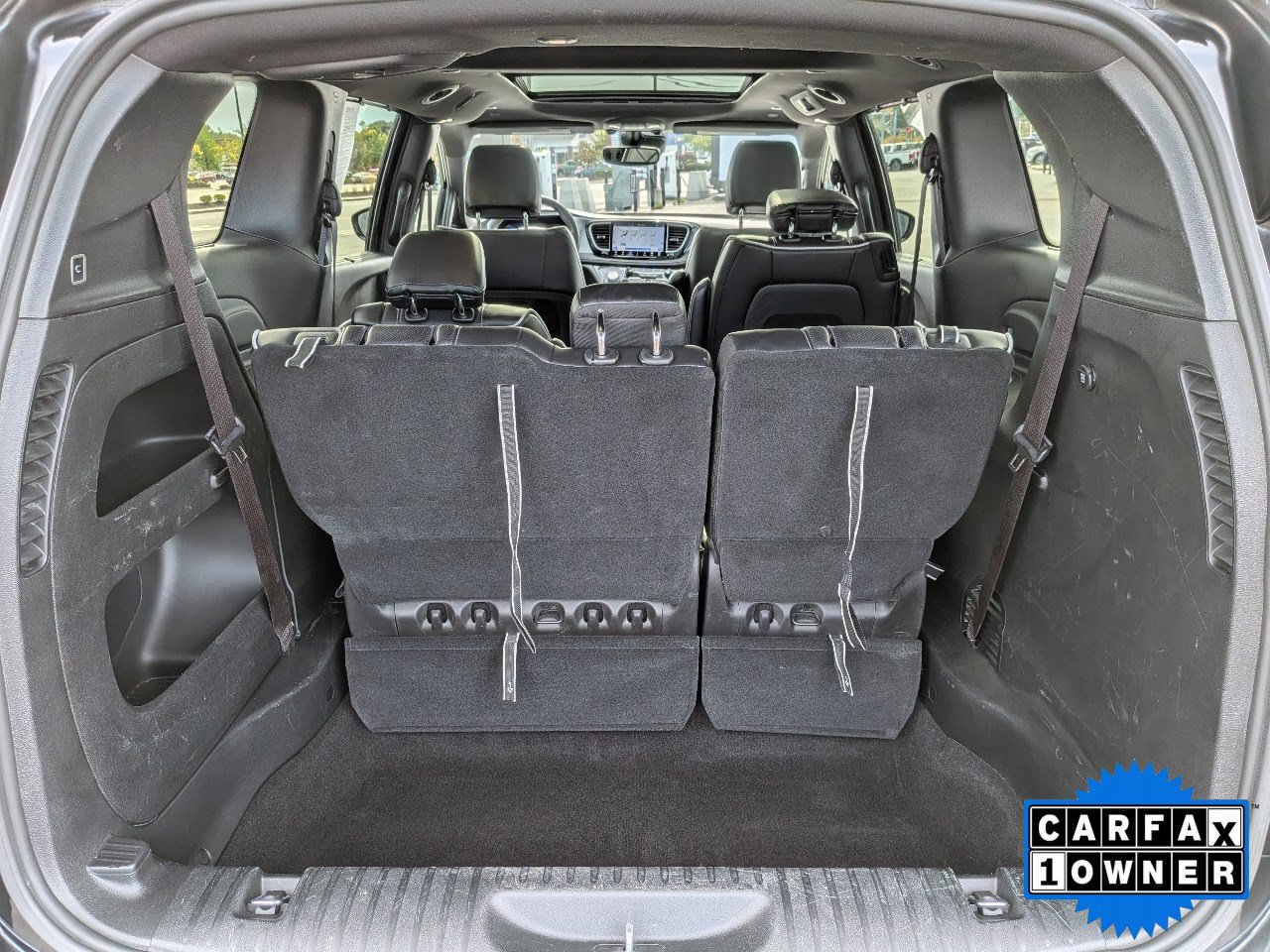 Used 2025 Chrysler Pacifica Limited FWD image 13