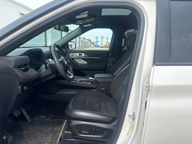 Certified 2025 Ford Explorer ST AWD/4WD image 4