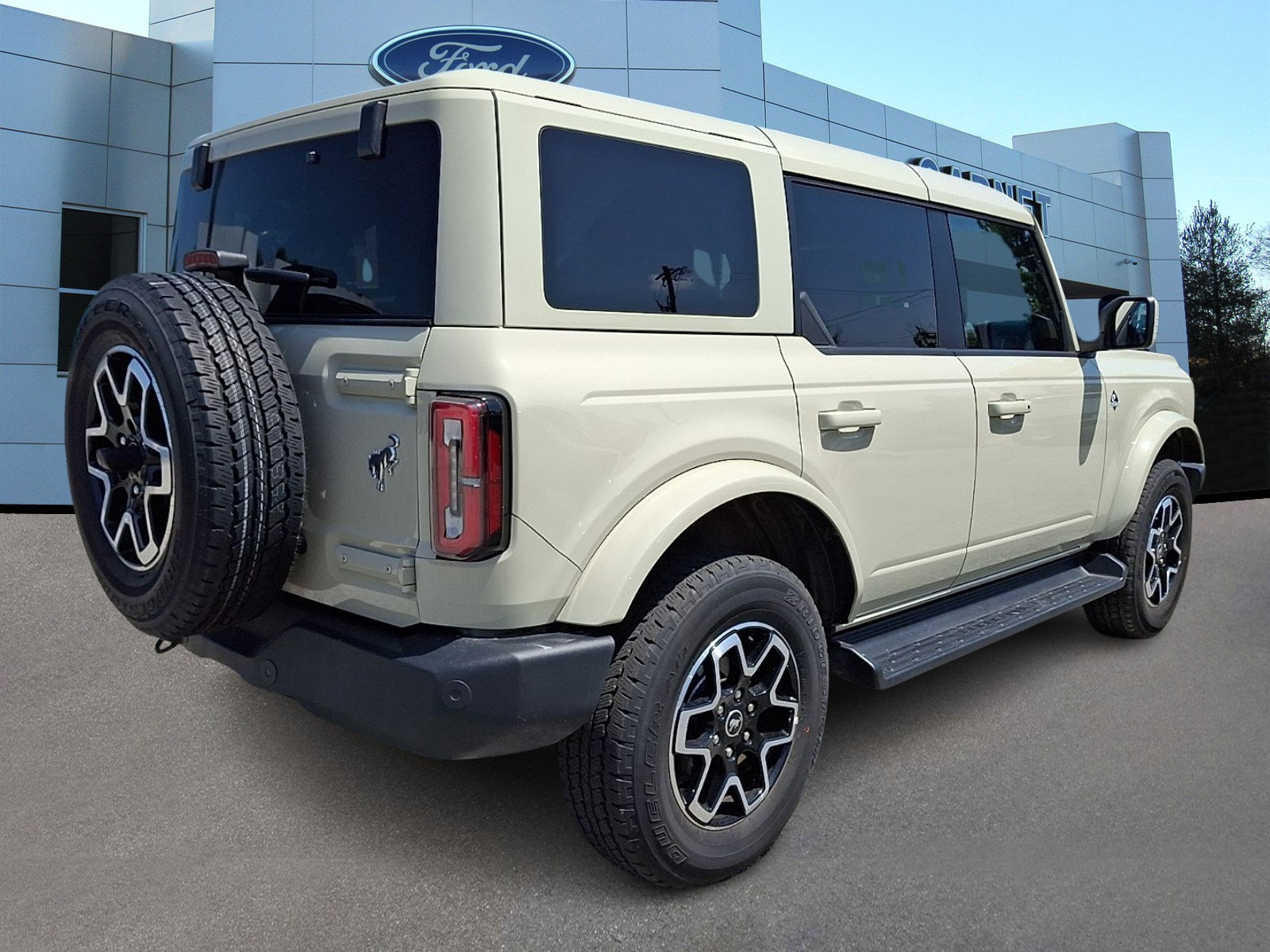 Certified 2025 Ford Bronco Outer Banks AWD/4WD image 8