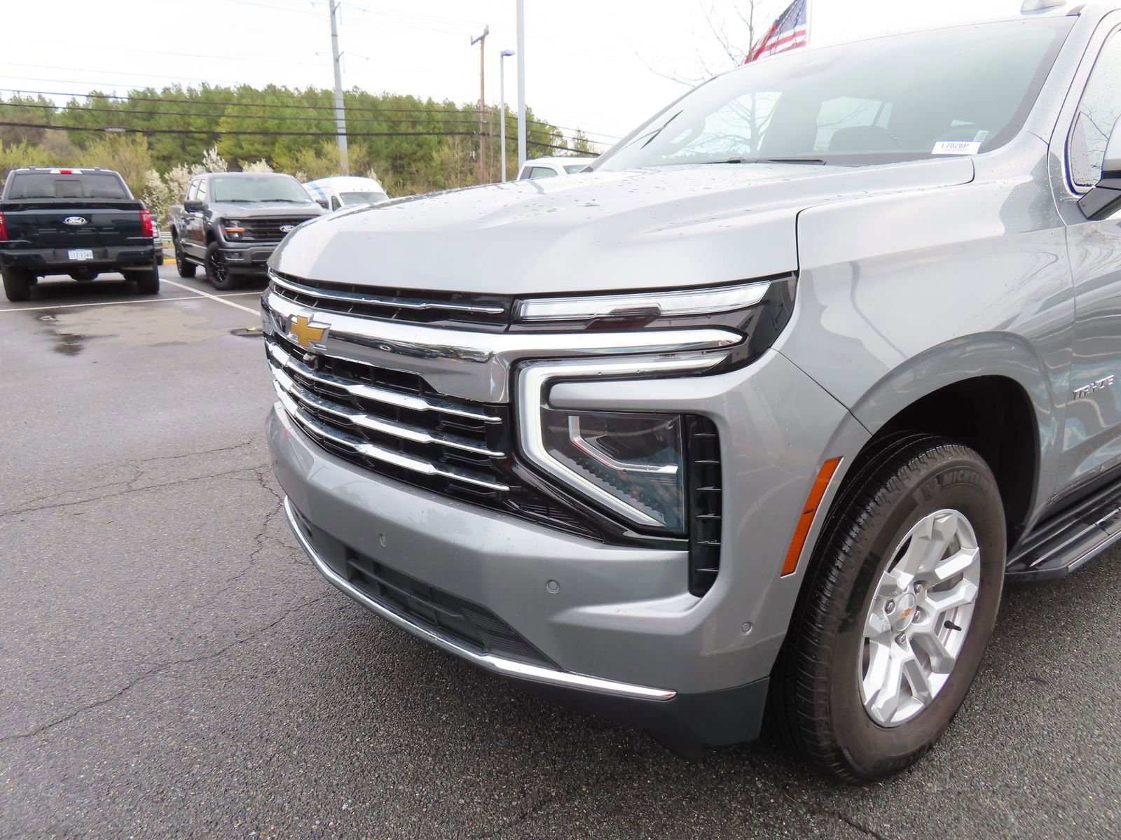 Used 2025 Chevrolet Tahoe LT image 2