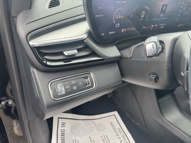 Used 2025 Buick Enclave Avenir w/ Trailering Package, 5000 lbs. image 14