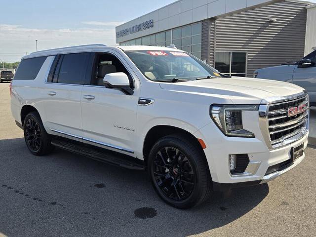 Used 2022 GMC Yukon XL SLT w/ SLT Luxury Package AWD/4WD image 3