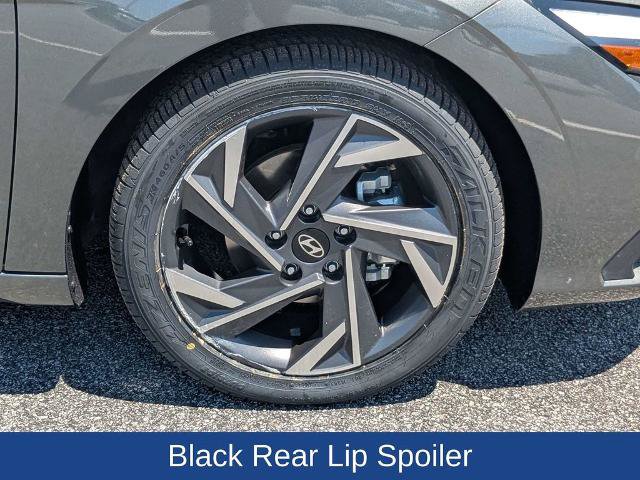 Used 2025 Hyundai Elantra Sport FWD image 11