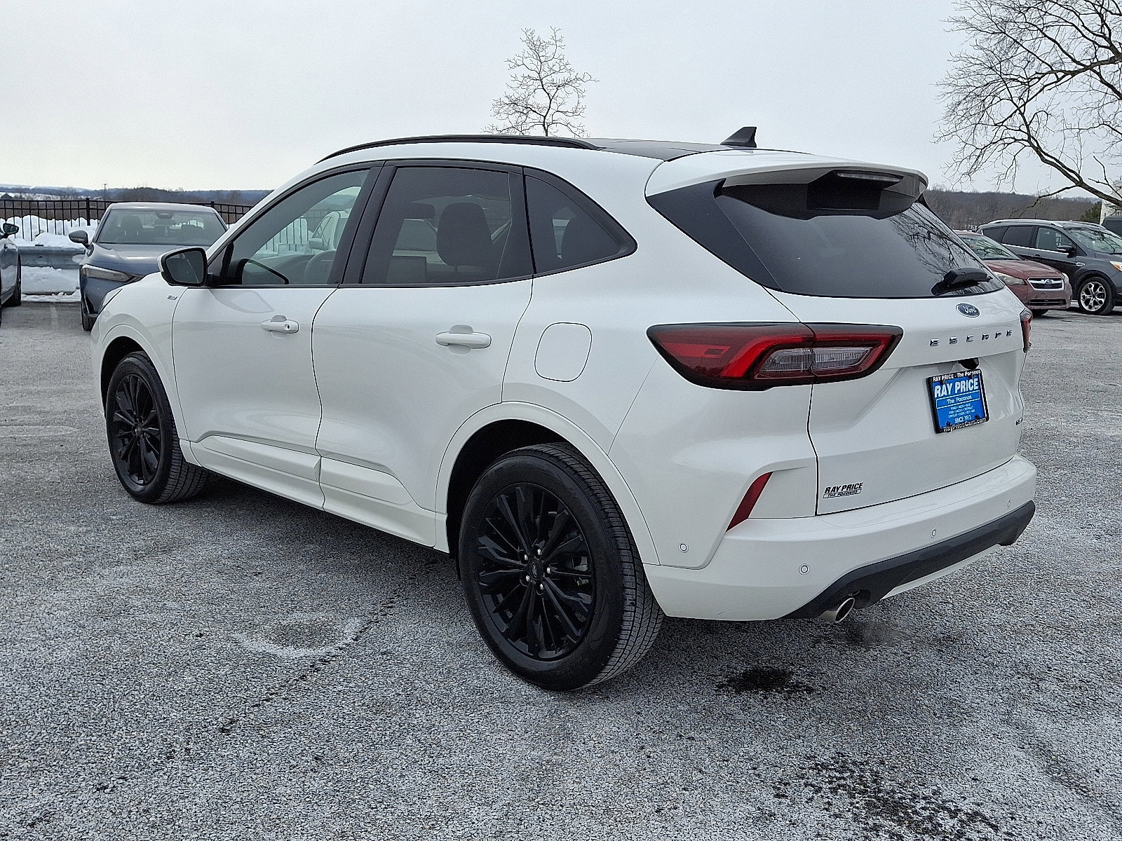 Certified 2023 Ford Escape ST-Line Elite w/ Premium Technology Package image 2