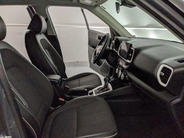 Used 2024 Hyundai Venue Limited image 20