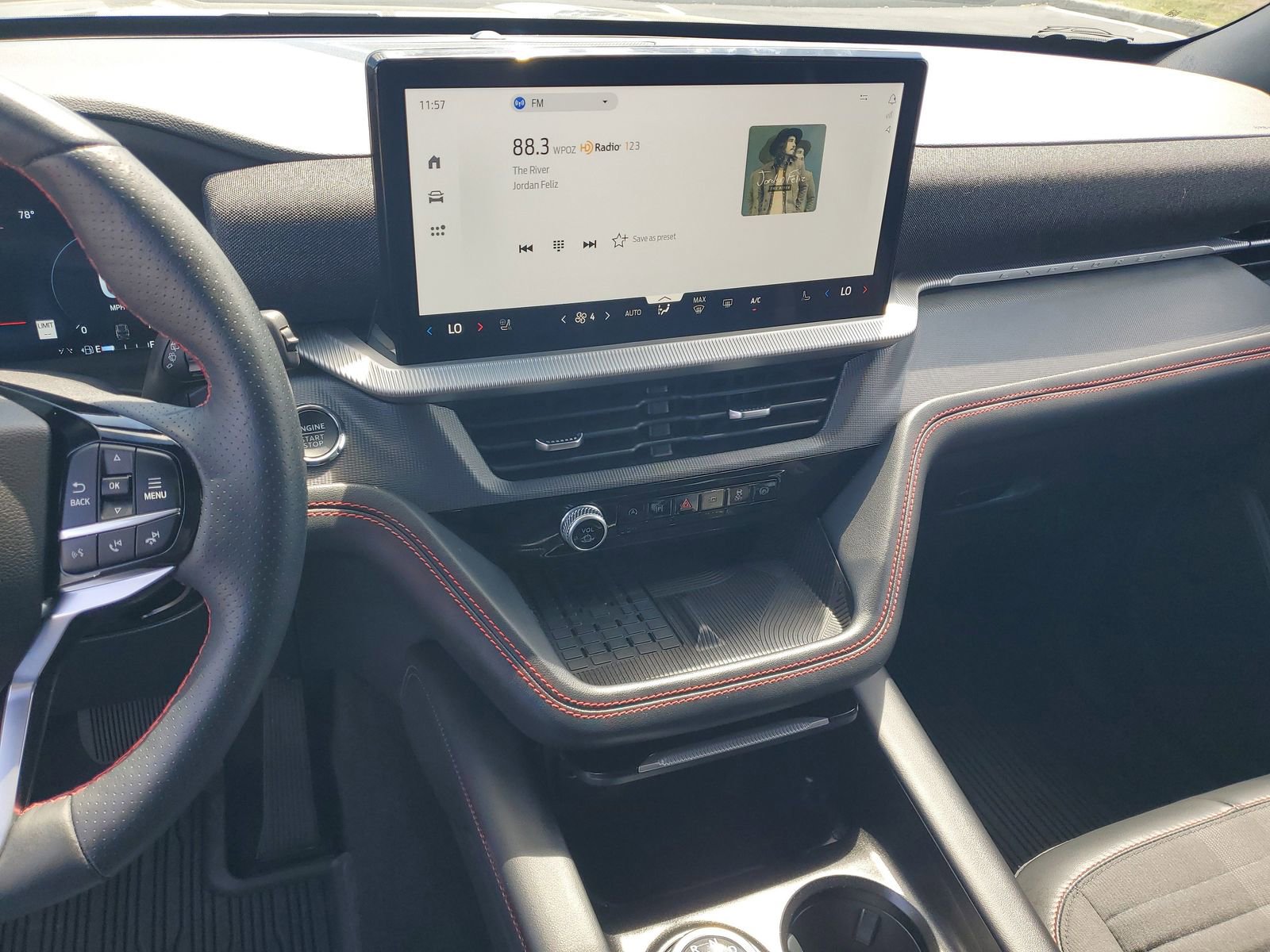 Certified 2025 Ford Explorer ST-Line w/ Premium Package AWD/4WD image 23