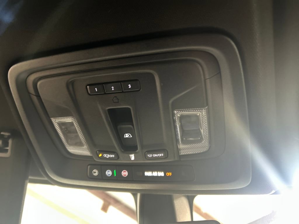 Used 2021 GMC Sierra 1500 AT4 w/ AT4 Preferred Package image 9