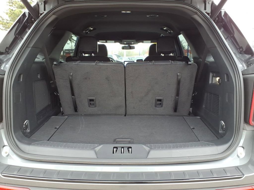 Certified 2023 Ford Explorer ST-Line w/ Class IV Trailer Tow Package image 10