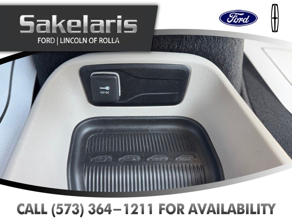 Used 2023 Chrysler Voyager LX FWD image 29
