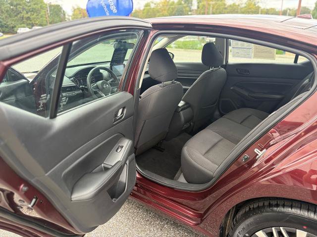 Used 2025 Nissan Altima 2.5 SV FWD image 27