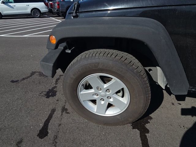 Used 2018 Jeep Wrangler Sport image 13