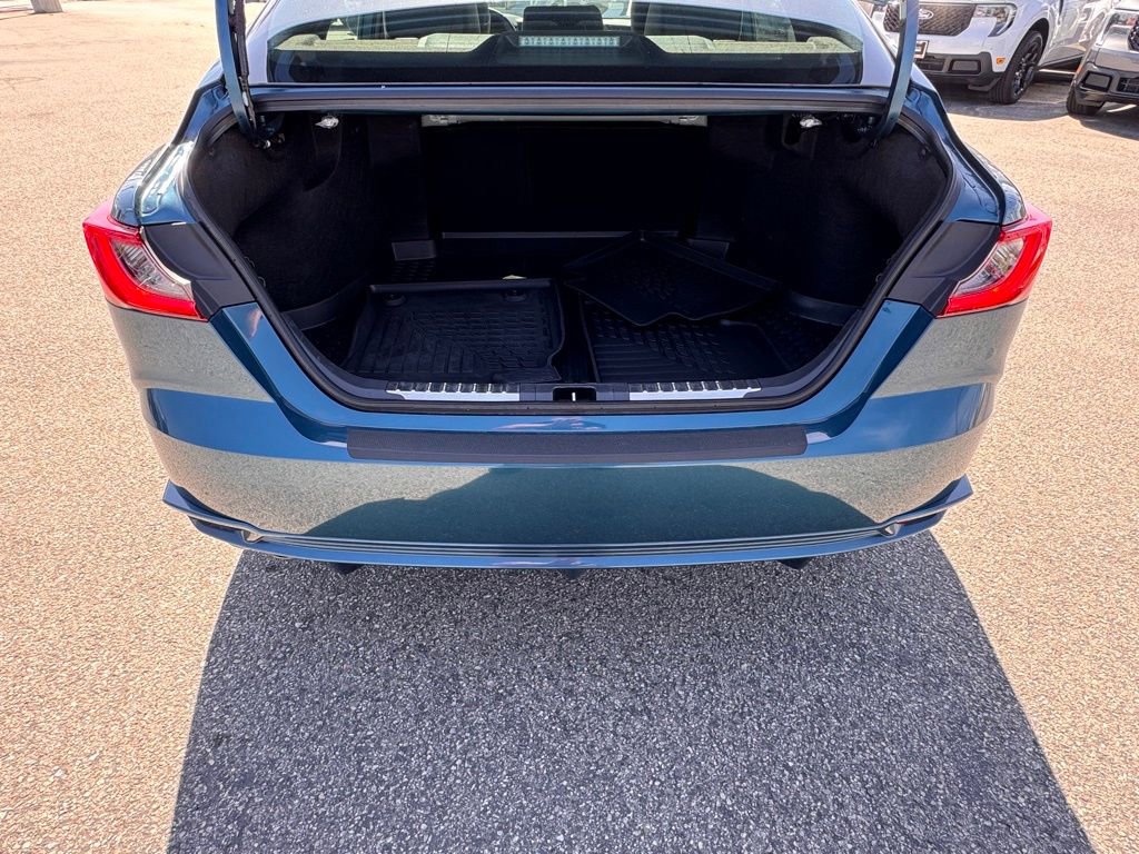 Used 2025 Toyota Camry XSE w/ Premium Package AWD/4WD image 13