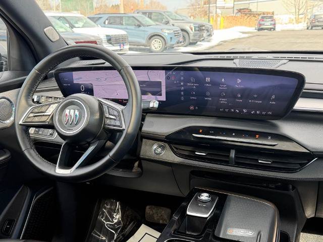Used 2025 Buick Enclave Avenir AWD/4WD image 4