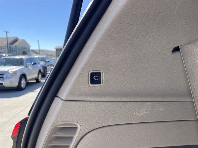 Used 2024 Chrysler Pacifica Touring-L FWD image 36