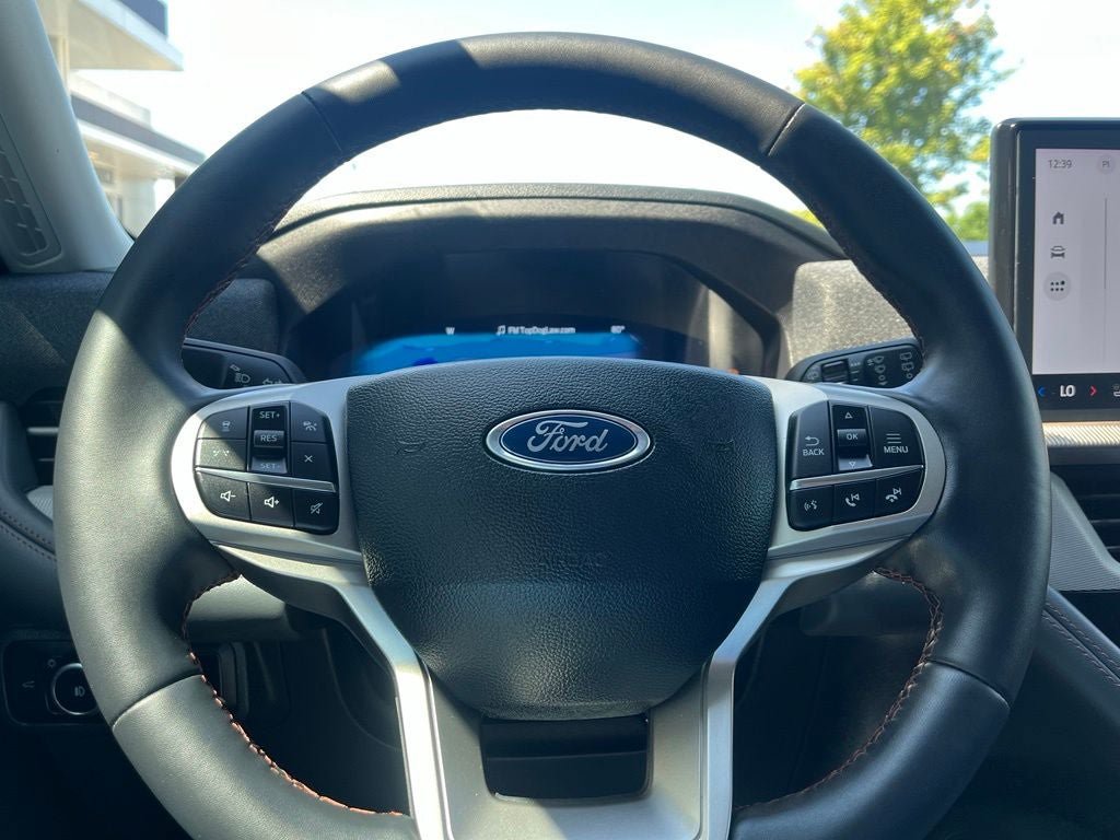 Certified 2025 Ford Explorer Active w/ Active Comfort Package AWD/4WD image 27