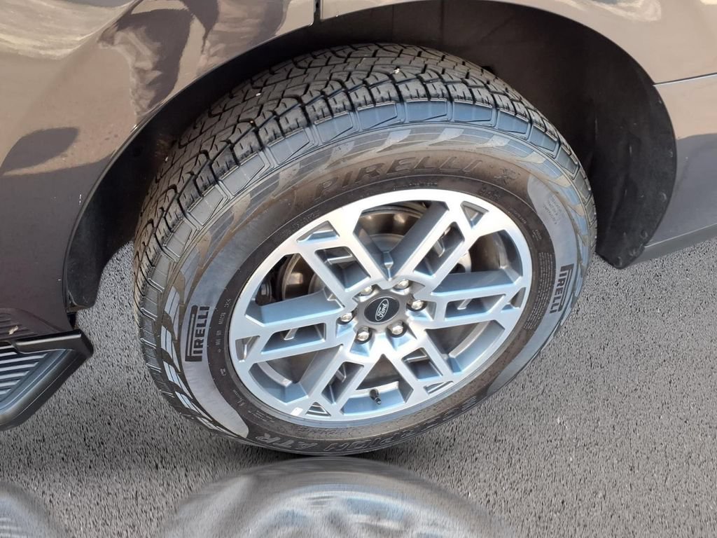 Certified 2025 Ford Expedition Active AWD/4WD image 33