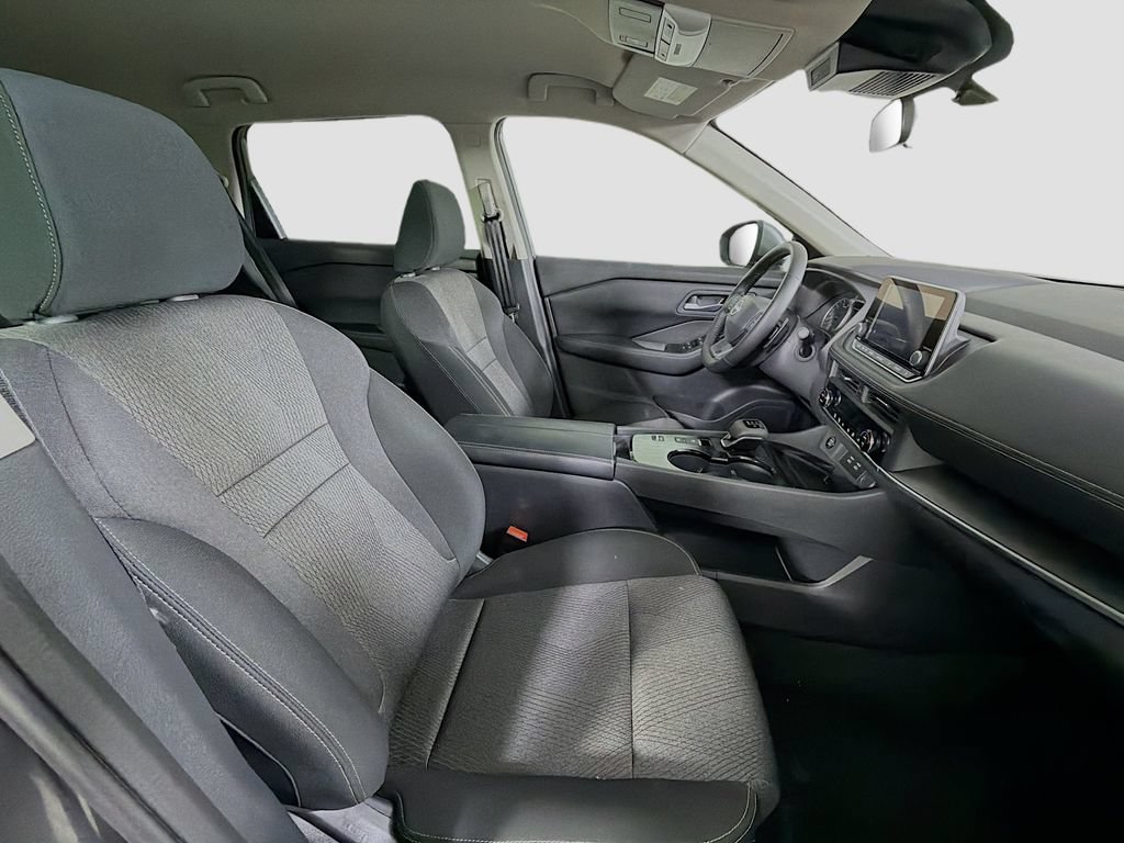 Used 2025 Nissan Rogue SV FWD image 29